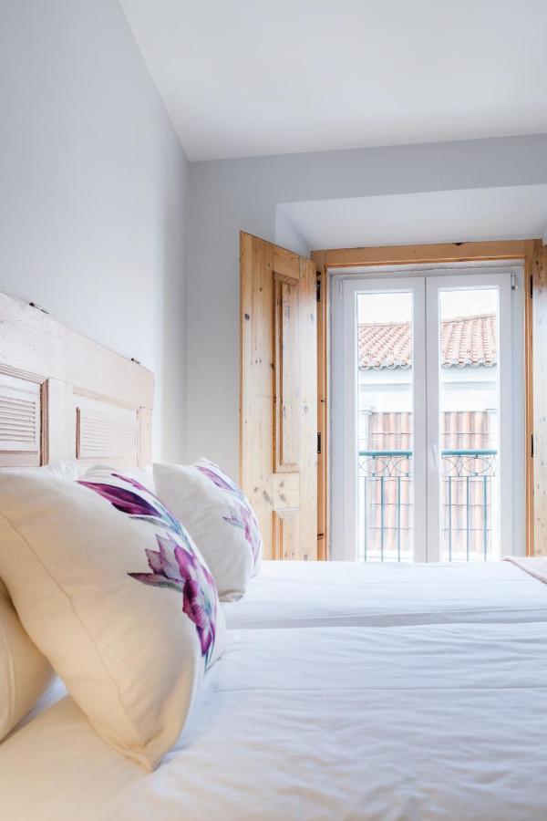 Amazing Rooftop Terrace With River And Historic City View 4 Bedrooms 4 Bathrooms Ac 19Th Century Building Chiado リスボン エクステリア 写真